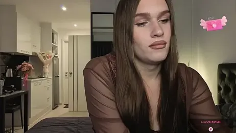 SophieTrner — вебкам-модель онлайн на stripchat