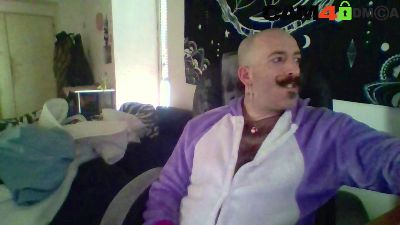 tonykira — вебкам-модель онлайн на cam4