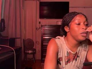 iluvsaffire-bleu — Camsoda stream photo (Apr 2026)