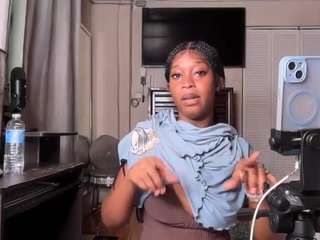 iluvsaffire-bleu — Camsoda stream photo (Apr 2026)