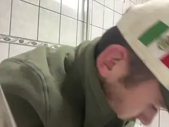 kevinsito1 — Stripchat stream photo (Jan 2026)