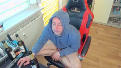 tonibiteen21 — вебкам-модель онлайн на cam4