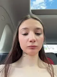 hiding-mila — вебкам-модель онлайн на stripchat