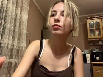 babybloonde — Bongacams stream photo (Mar 2026)