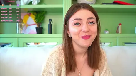 LindaFarm — вебкам-модель онлайн на stripchat