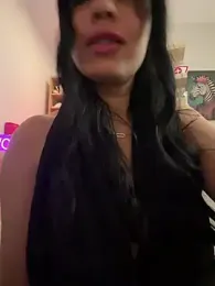 queen-chamss — вебкам-модель онлайн на stripchat