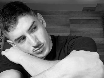 AndrewPill — вебкам-модель онлайн на livejasmin