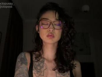 _octopussy_ — Chaturbate stream photo (Apr 2026)