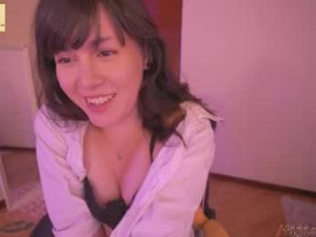 fijisakistar — вебкам-модель онлайн на chaturbate