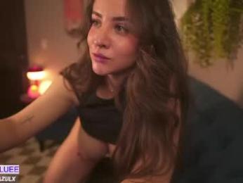 lindabluee — вебкам-модель онлайн на chaturbate