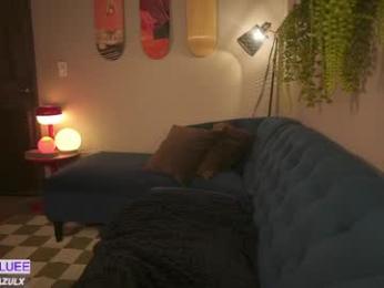 lindabluee — вебкам-модель онлайн на chaturbate