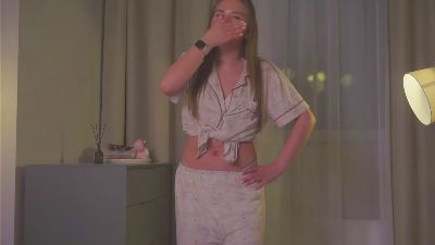 OzellBelfast — Cam4 stream photo (Apr 2026)