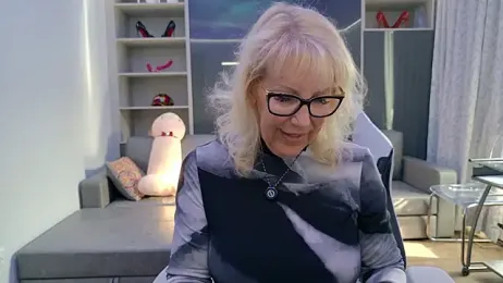 FitCougar — вебкам-модель онлайн на stripchat