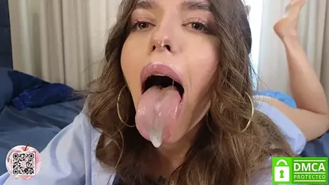Deeptalkss — вебкам-модель онлайн на stripchat