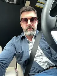 plaintreebull — вебкам-модель онлайн на stripchat