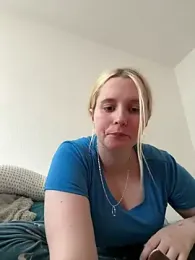 Young_Milka — Stripchat stream photo (Mar 2026)