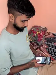 bisexual_yh — вебкам-модель онлайн на stripchat