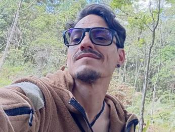 AlanSummers — вебкам-модель онлайн на livejasmin