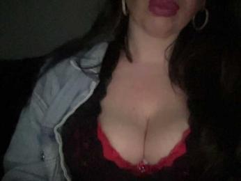 Djelina940 — вебкам-модель онлайн на bongacams