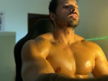 lucasfit24 — вебкам-модель онлайн на chaturbate