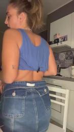 bambolinA90hot — вебкам-модель онлайн на cam4