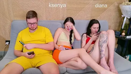 Ksenny — вебкам-модель онлайн на stripchat