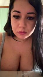 Mikela_ — вебкам-модель онлайн на cam4