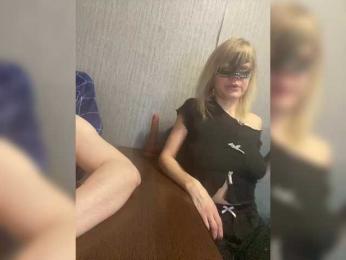 INQUSIT0R — вебкам-модель онлайн на bongacams