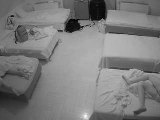 voyeurcam-julmodels-bed-6 — вебкам-модель онлайн на camsoda