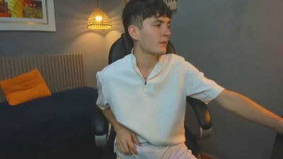 trevor_mob — Cam4 stream photo (Apr 2026)