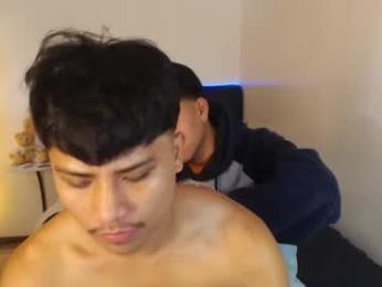 xtwinkmoreno — вебкам-модель онлайн на chaturbate