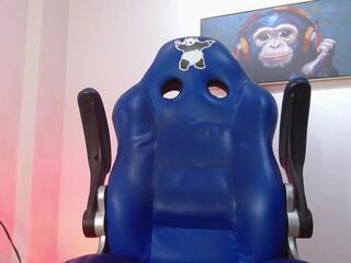 Connor Seven — вебкам-модель онлайн на flirt4free