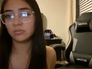 julieee04 — Camsoda profile photo
