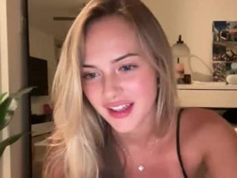 luvaimee — Chaturbate stream photo (Apr 2026)