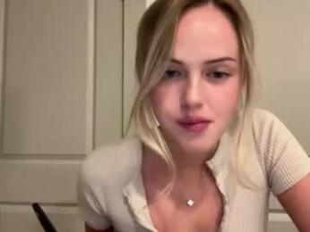 luvaimee — Chaturbate stream photo (Apr 2026)