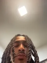 Mellyj053 — вебкам-модель онлайн на stripchat