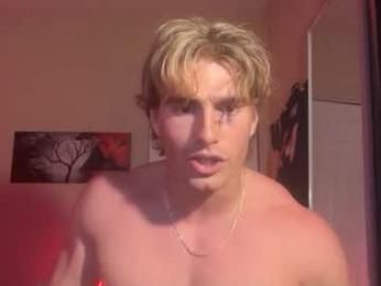 thecloser380 — вебкам-модель онлайн на chaturbate