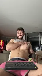 Valenthino_Salvatore — вебкам-модель онлайн на stripchat