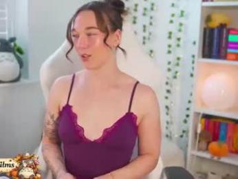 foxfilms — вебкам-модель онлайн на chaturbate