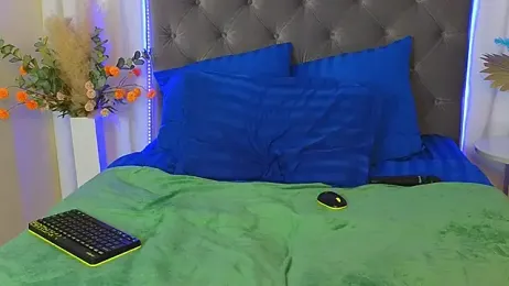 Ariana_Petite — вебкам-модель онлайн на stripchat