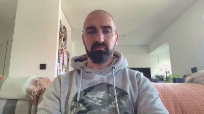 v1c70r1985 — Cam4 stream photo (Feb 2026)