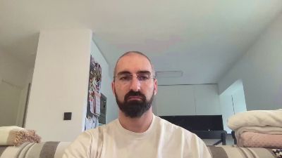 v1c70r1985 — Cam4 profile photo