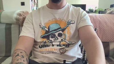 v1c70r1985 — Cam4 stream photo (Feb 2026)