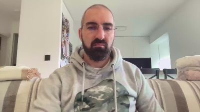 v1c70r1985 — Cam4 stream photo (Mar 2026)