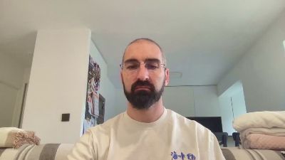 v1c70r1985 — Cam4 stream photo (Mar 2026)