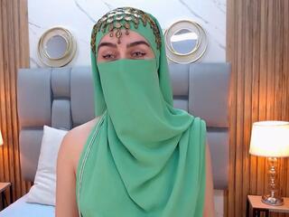 Aliah Manzur — вебкам-модель онлайн на flirt4free