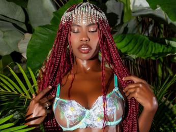 CrischelNovaks — Livejasmin stream photo (Nov 2025)