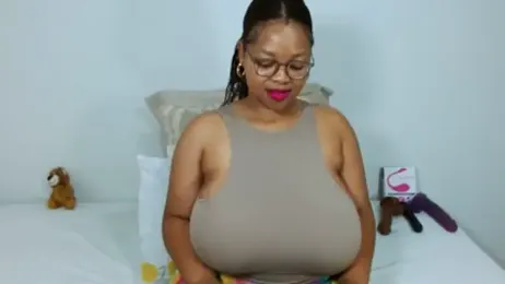 YummyEbonyTits — Stripchat stream photo (Nov 2023)