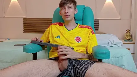 Max_saenz — вебкам-модель онлайн на stripchat