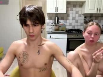 flowerscouple — Chaturbate stream photo (May 2026)